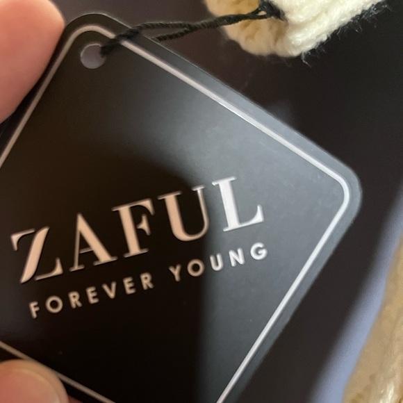 ZAFUL Women’s Small Sweater - Picture 3 of 3